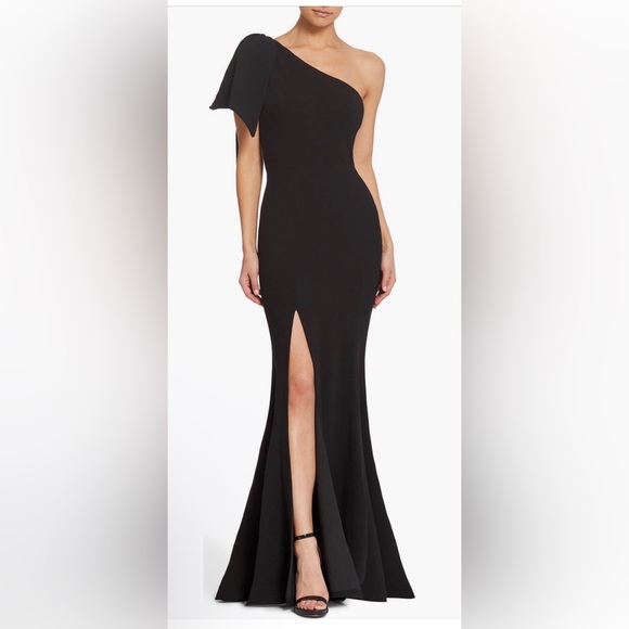 Dress the Population Dresses & Skirts - Dress the Population Elegant Black Maxi Dress